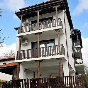 Family Hotel And Restaurant Plamena Orešak Exterior photo