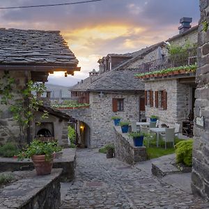 Penzion Borgo Casale Albareto  Exterior photo