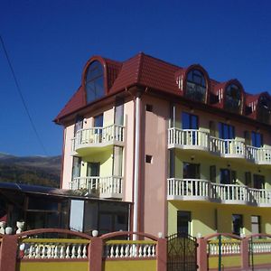 Hotel Pensiunea Medina Cheia  Exterior photo