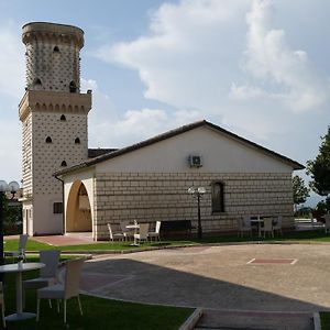 Vila La Vecchia Torre San Nicola Manfredi Exterior photo