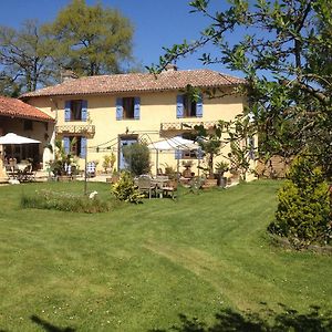 Bed and Breakfast Domaine Le Chec Saint-Ost Exterior photo