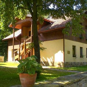 Hotel Bryasta Veliko Tarnovo Exterior photo