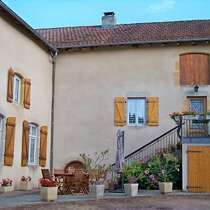 Vila Gite De La Tour De Rouilleres Ambierle Exterior photo