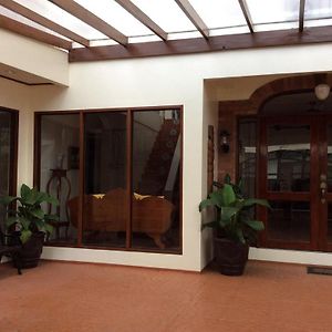 Bed and Breakfast Casa Roces Legazpi Exterior photo