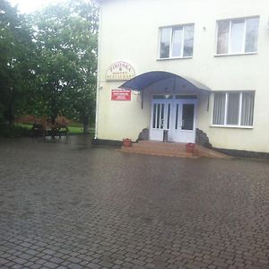 Piroshka Hotel Běrehovo Exterior photo