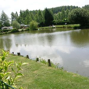 Hotel Auberge Des Etangs Roussent Exterior photo