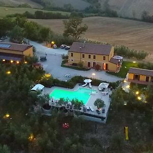 Vila Agriturismo Tenuta Belvedere Belvedere Ostrense Exterior photo