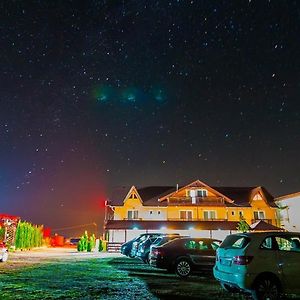 Hotel Pensiunea Mountain King Sîmbăta de Sus Exterior photo