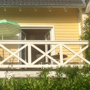 Apartmán Zimmer Mit Bad Und Balkon Widen Exterior photo