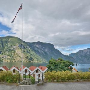 Hotel Vangsgaarden Gjestgiveri Aurland Exterior photo