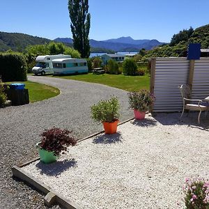 Hotel Picton'S Waikawa Bay Holiday Park Exterior photo