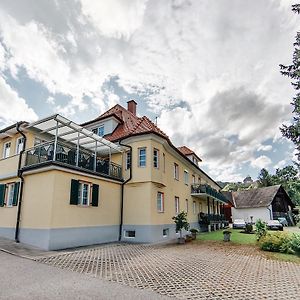 Hotel Gaestehaus Kleindienst Deutschlandsberg Exterior photo