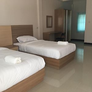 Aparthotel Ruean Kaew Place Nakhonratchasima Exterior photo