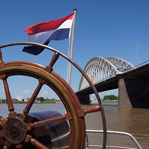 Bed and Breakfast Boat 'Opoe Sientje' Nijmegen Exterior photo