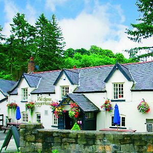 Hotel We Three Loggerheads Gwernymynydd Exterior photo