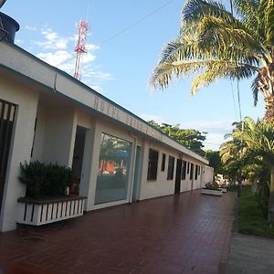 Hotel Orinoco Real Inírida Exterior photo