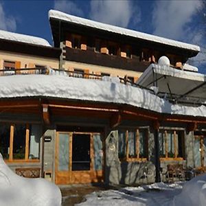 Albergo Ristorante Il Laghetto Fiumalbo Exterior photo