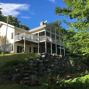 Vila Club Loisirs Nautiques Quebec Lac-aux-Sables Exterior photo