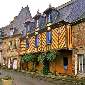 Bed and Breakfast Logis De La Filanderie Bécherel Exterior photo