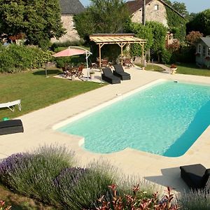 Bed and Breakfast Domaine Le Muret Saint-Salvadou Exterior photo