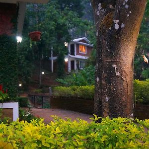 Hotel Falling Waters Munnar Exterior photo