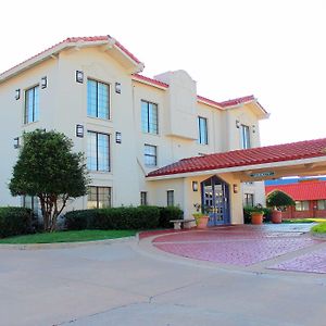 Motel Baymont By Wyndham Tulsa Broken Arrow Exterior photo