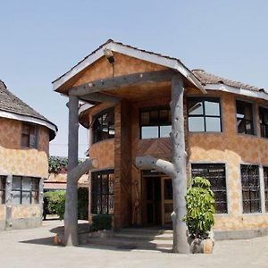 Genevieve Hotel Nakuru Exterior photo