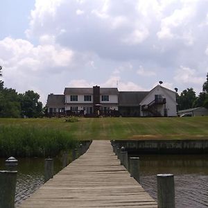 Bed and Breakfast Marvels On The Creek East New Market Exterior photo