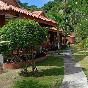 Koh Ngai Kaimuk Thong Resort Exterior photo