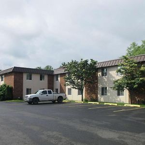 Quality Inn & Suites Owego Exterior photo