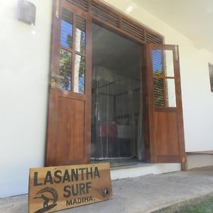 Lasantha Surf, Madiha Matara Exterior photo