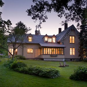 Gothic Eves Inn And Spa Bed And Breakfast Trumansburg Exterior photo