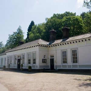 Bed and Breakfast The Old Railway Station Petworth Exterior photo