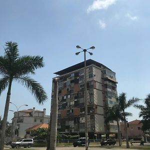 Apartmán Rua Jose De Oliveira Barbosa Luanda Exterior photo