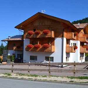 Hotel Garni & Wellness Anderle Vignola  Exterior photo