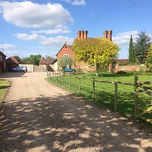 Penzion Gilberts End Farm Great Malvern Exterior photo