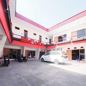 Hotel Reddoorz @ Tretes 2 Pasuruan Exterior photo