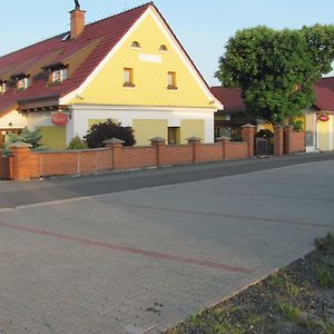 Hotel Šindlerův Dvůr Krmelin Exterior photo