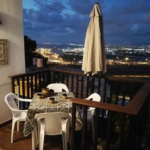 Apartmán The Potter'S House Overlooking The Bay Of Haifa Exterior photo