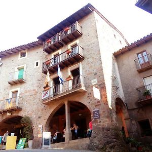 Hotel Can Mencio - Placa Major Santa Pau Exterior photo