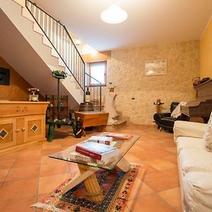 Bed and Breakfast La Meridiana Calitri Exterior photo