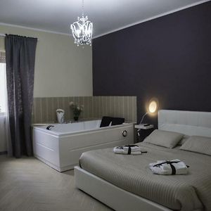 Bed and Breakfast Il Centro Short Lets Valguarnera Caropepe Exterior photo