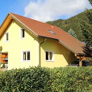 Vila Narrenhaus Fohnsdorf Exterior photo