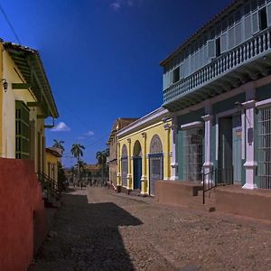 Hotel La Rosa Trinidad La Popa Exterior photo