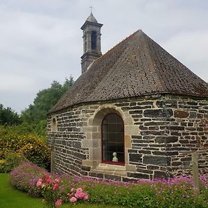 Vila Gite Atypique Dans Une Chapelle Briec Exterior photo