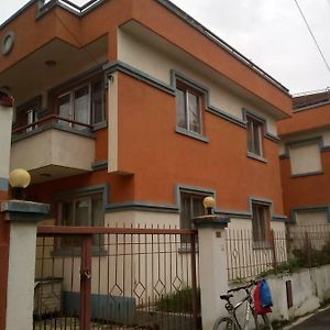 Apartmán Quiet Garden House Only For Medium & Long Term Lalitpur Exterior photo