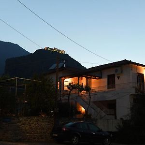 Apartmán Art Flowers And Culture Mystras Exterior photo