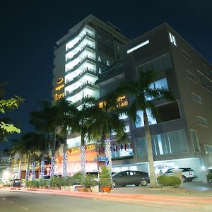 Sen Han Hotel Phnompenh Exterior photo