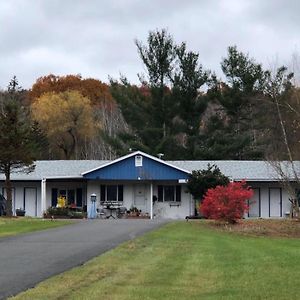 Elm Tree Motel Craryville Exterior photo