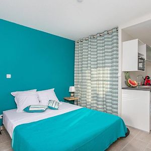 Apartmán Studio Corail 5 Min A Pied De La Plage - 1Br Studio 5Min Walk From Nice Beach Sainte-Anne Exterior photo